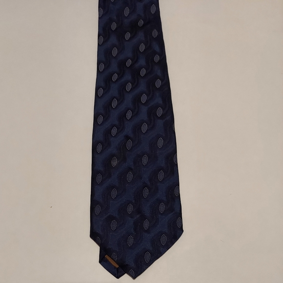 Vintage Robert Talbott Studio hand sewn imported silk tie - made in the USA - Picture 3 of 7